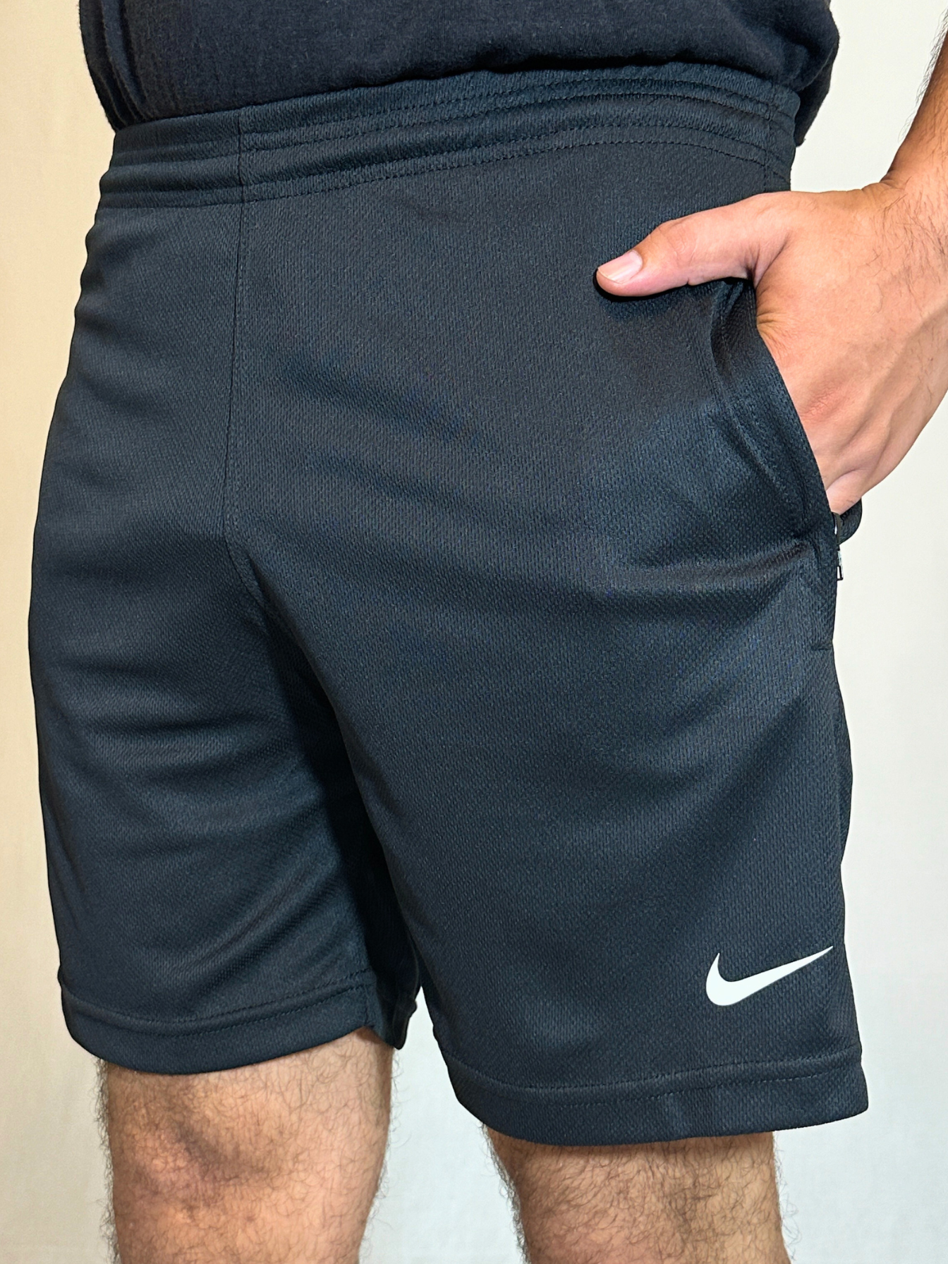 Summer Essentials Shorts | Black Nik